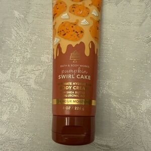 New Bath & Body Works Pumpkin Swirl Cake Body